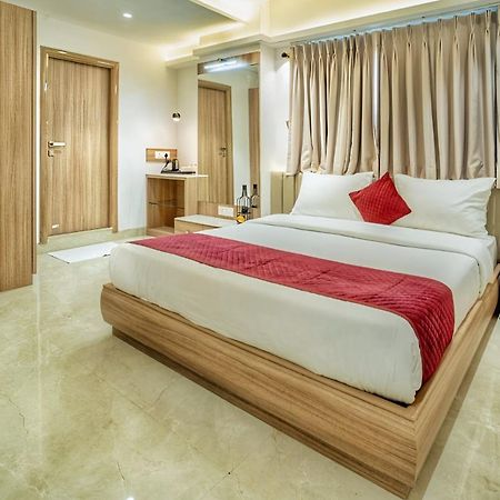 Hotel The Grand Murli Surat Dış mekan fotoğraf