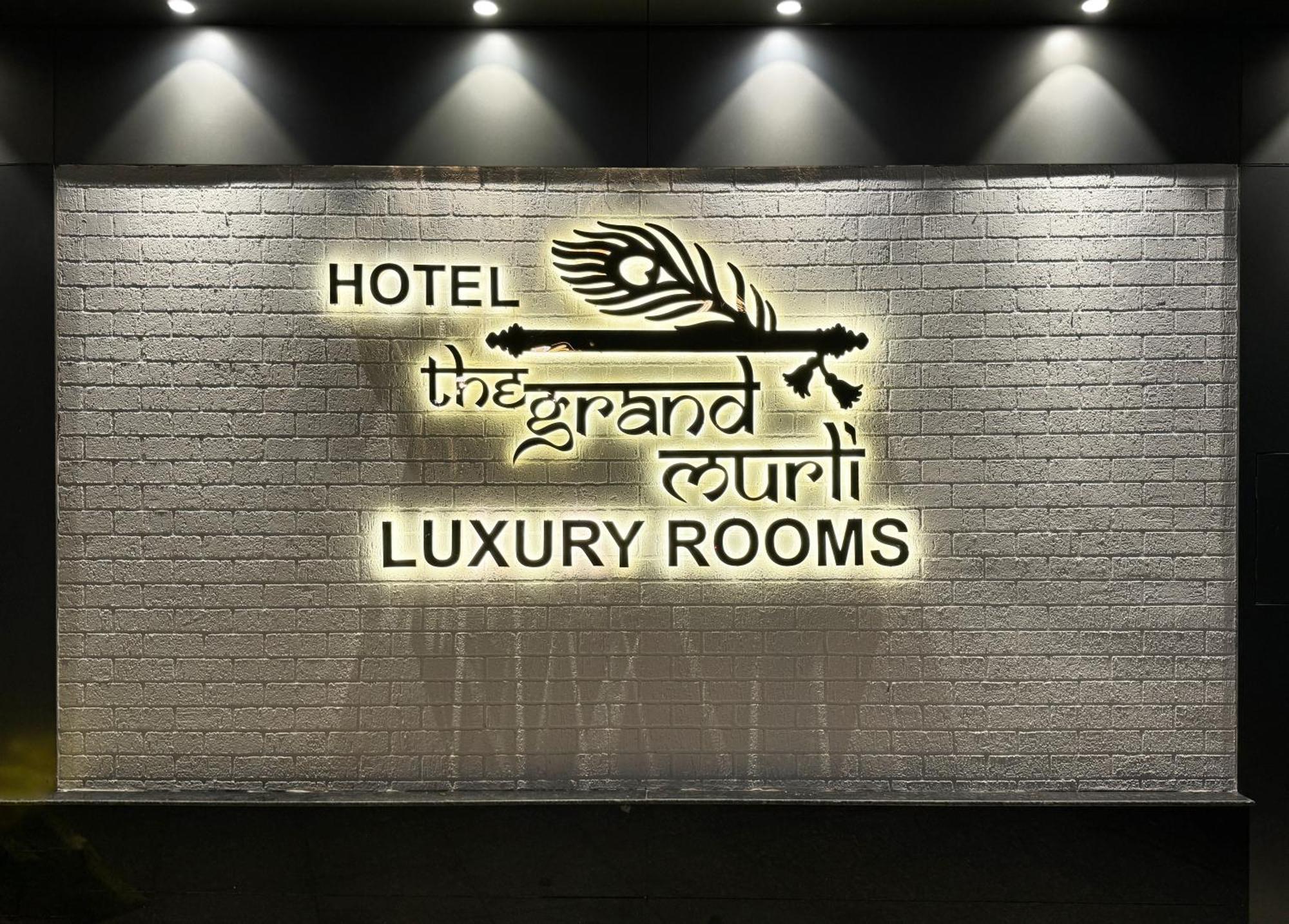 Hotel The Grand Murli Surat Dış mekan fotoğraf