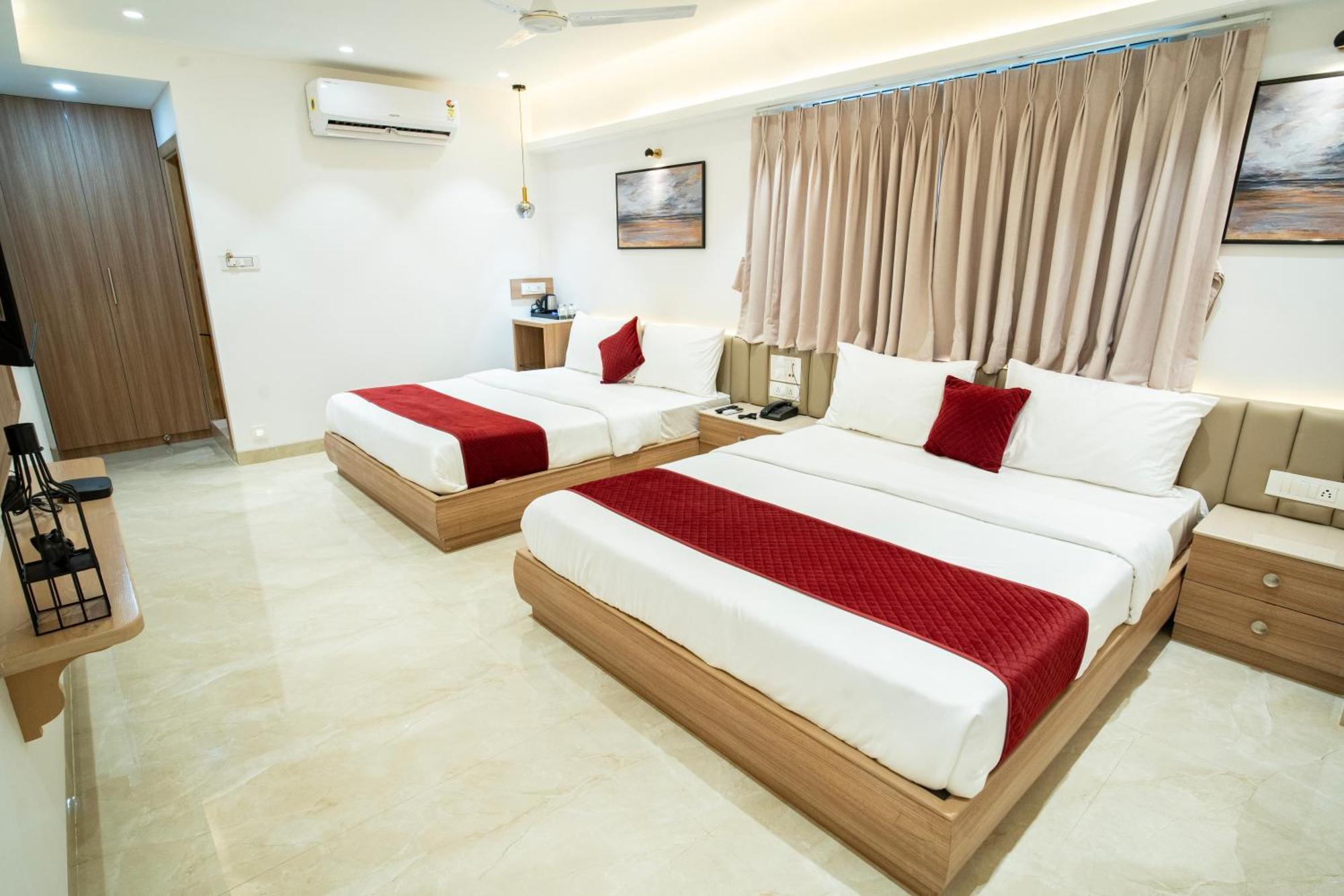 Hotel The Grand Murli Surat Dış mekan fotoğraf