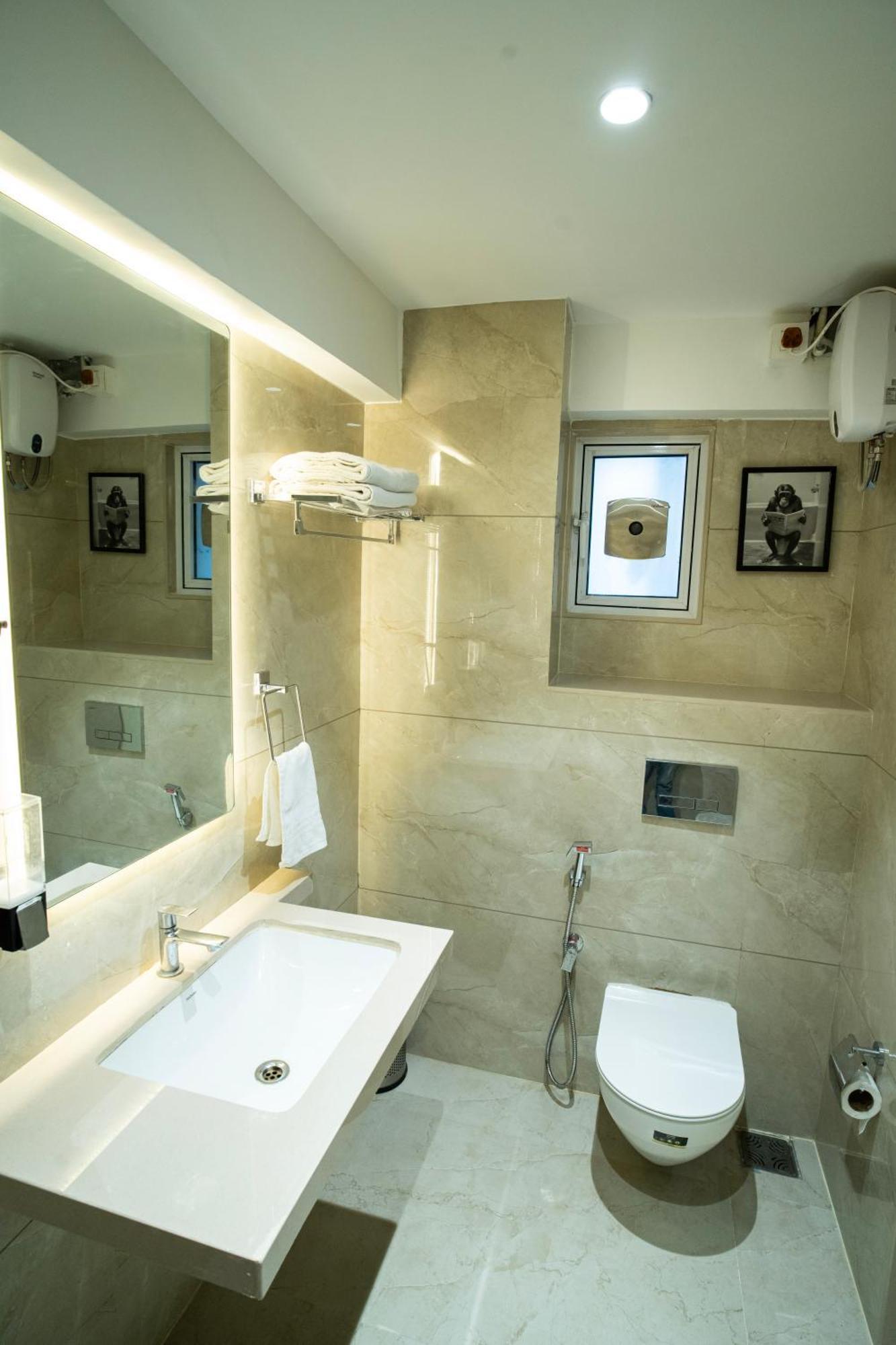 Hotel The Grand Murli Surat Dış mekan fotoğraf